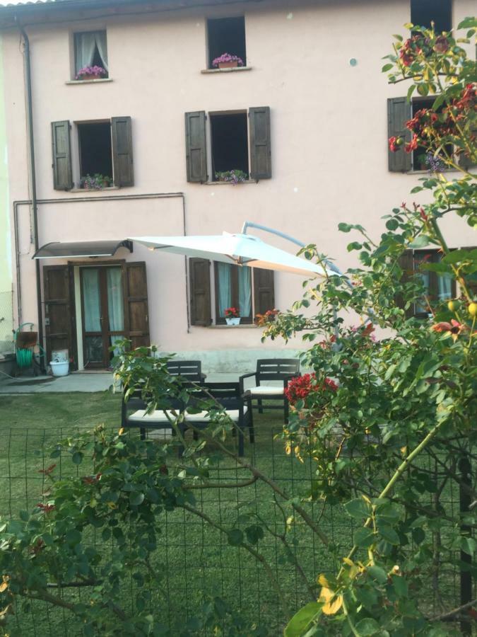 B&B Happiness In The Country Brescello Exterior photo